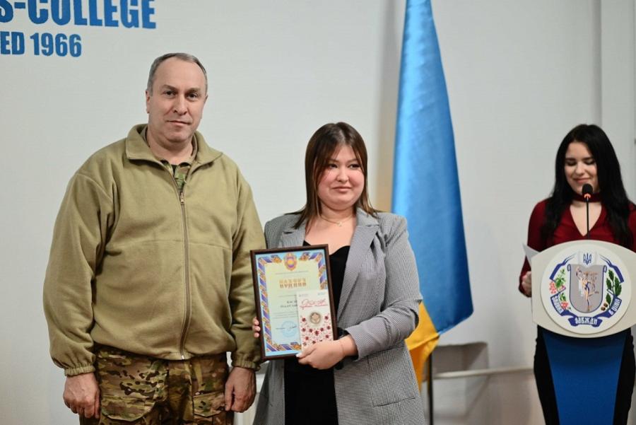 Очільниця Студентської ради ЧДТУ Ольга Басараб отримала відзнаку Черкаської обласної військової адміністрації