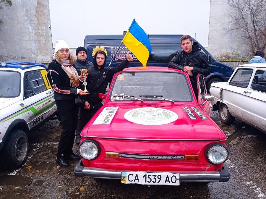 На «Запорожці» – до Монте-Карло: про підготовку команди ЧДТУ до світового ралі ретроавтомобілів у фокусі видання KP.UA