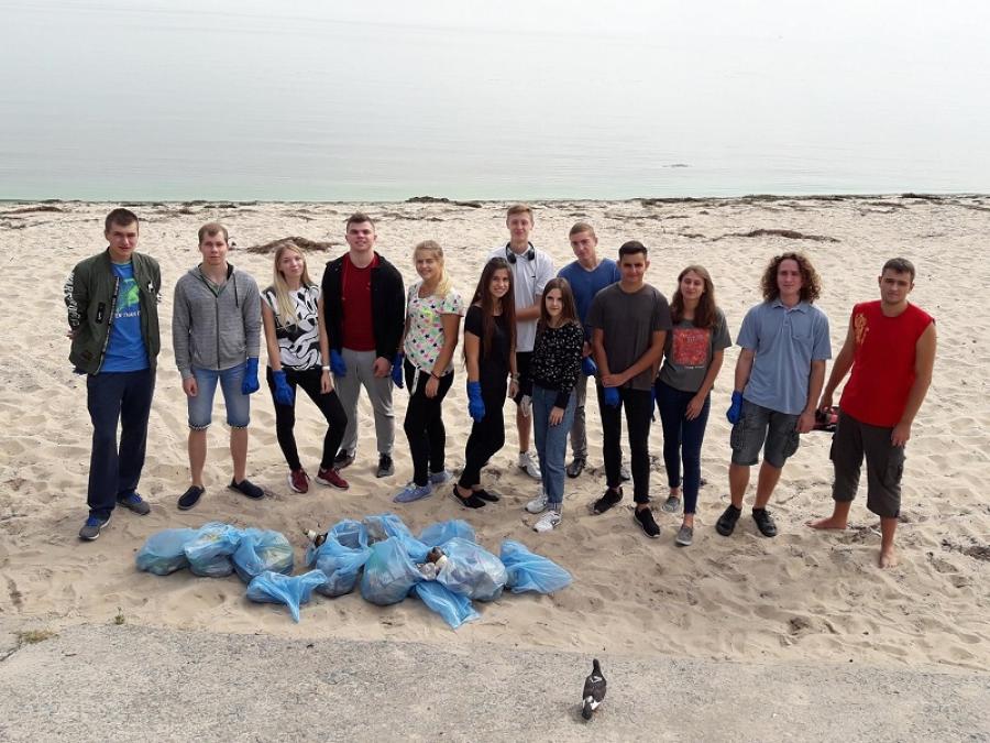 Студенти-екологи ЧДТУ долучилися до екологічної акції «Міжнародний день чистих берегів»