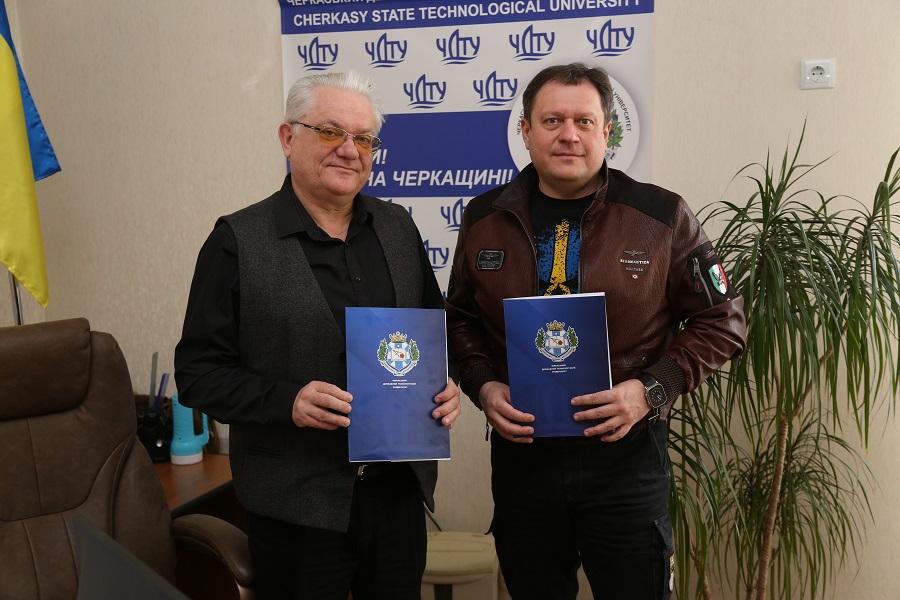 Перспективи подальшого розвитку дуальної освіти в ЧДТУ:  університет підписав договір про співпрацю  з ТОВ «Науково-виробнича фірма «Урожай»