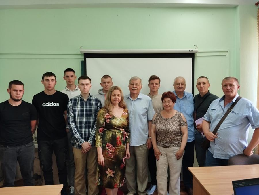 На кафедрі  проектування харчових виробництв та верстатів нового покоління ЧДТУ успішно захистилися бакалаври