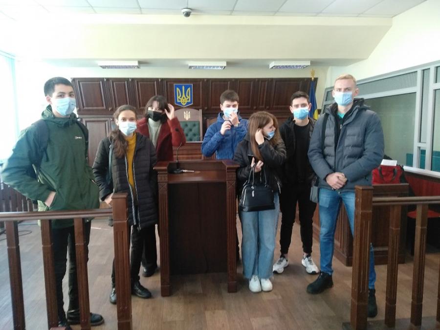 Майбутні правники ЧДТУ провели практичне заняття у Черкаському районному суді