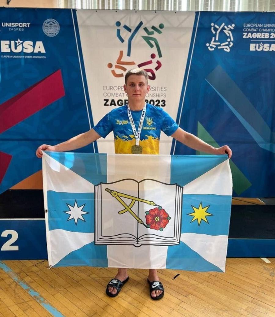 Студент ЧДТУ Євгеній Вовк став чемпіоном Європи з кікбоксингу (відео)
