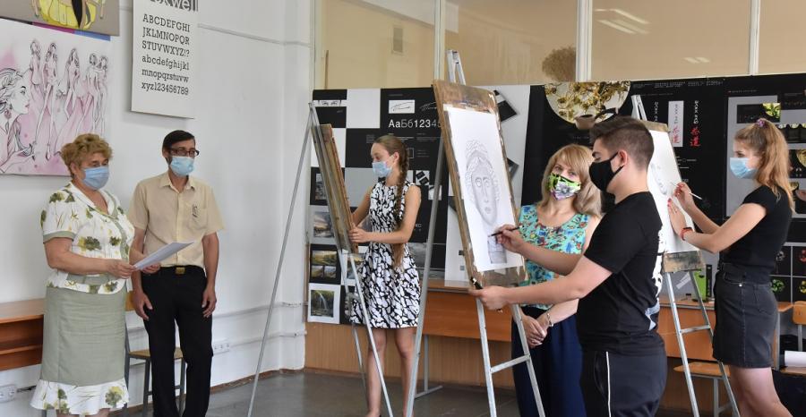 У ЧДТУ триває творчий конкурс вступників зі спеціальності «Дизайн»