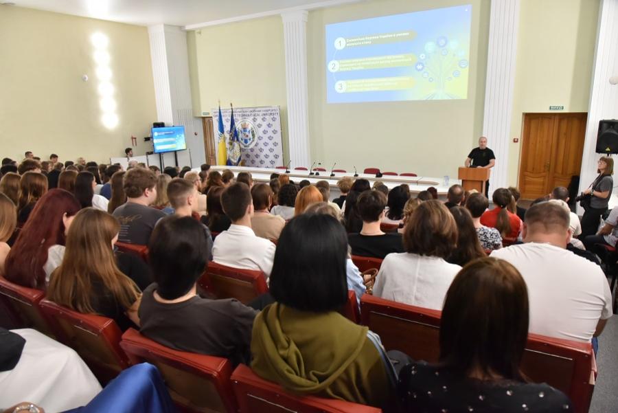 &laquo;Актуальні аспекти забезпечення економічної безпеки України після повномасштабного вторгнення&raquo;: начальник Черкаської ОВА Ігор Табурець провів відкриту лекцію у ЧДТУ
