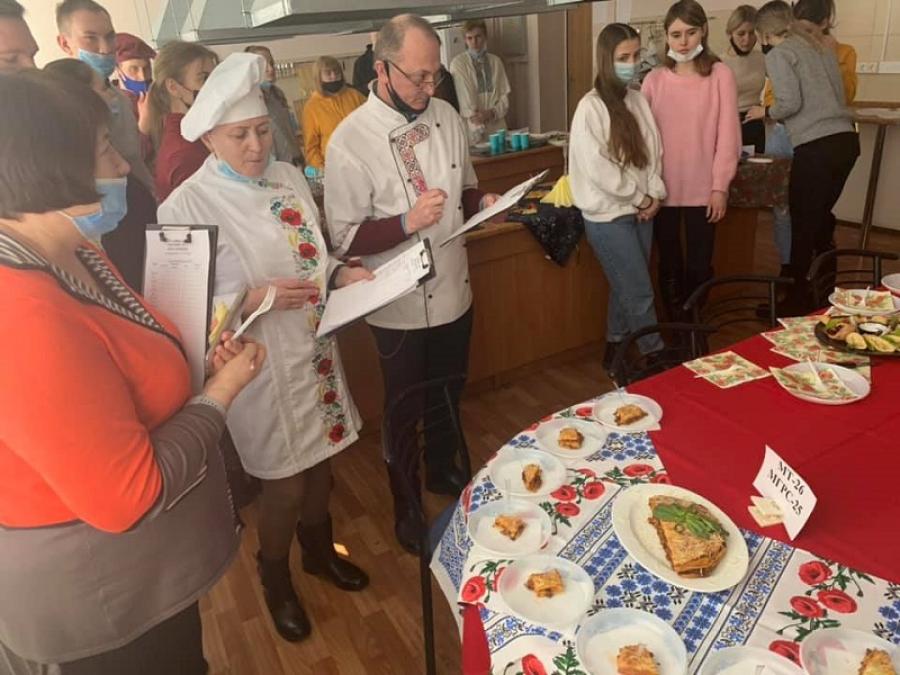 На факультеті харчових технологій та сфери обслуговування ЧДТУ пройшла «битва млинців»