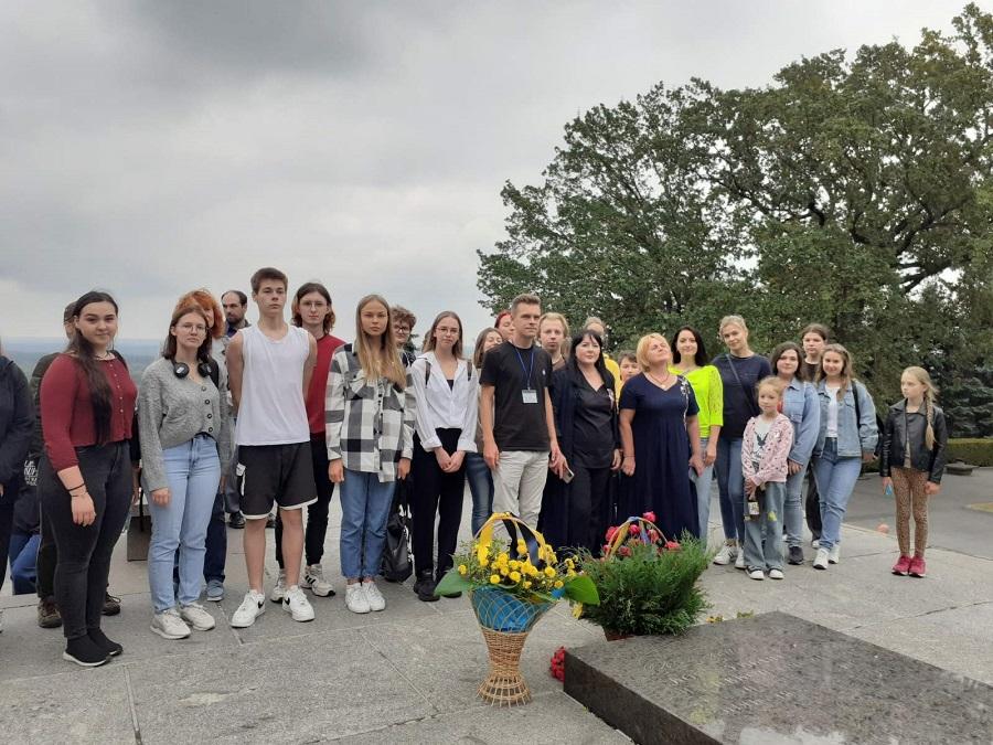 Студенти-перекладачі ЧДТУ відвідали Шевченківський національний заповідник