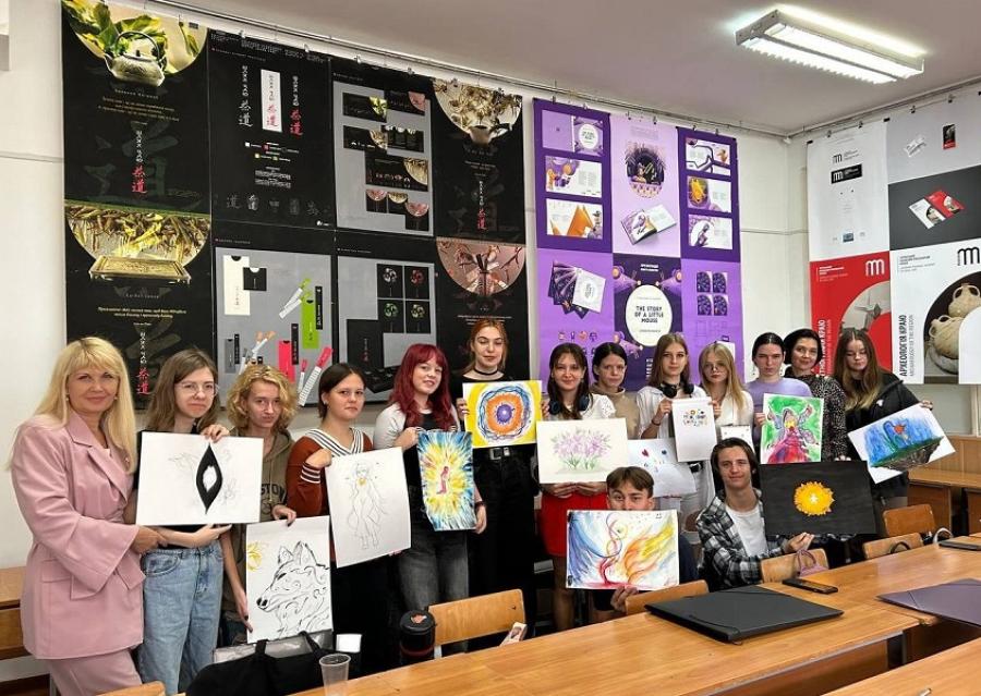 На кафедрі графічного дизайну, моди та стилю ЧДТУ пройшло арттерапевтичне заняття «Мої внутрішні образи»