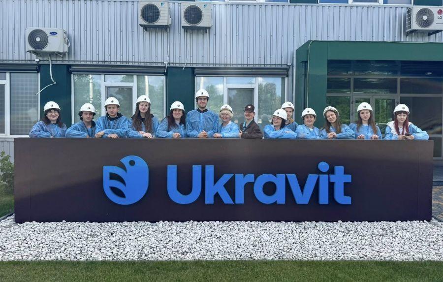 Студенти кафедри екології та природоохоронних технологій ЧДТУ відвідали сучасне підприємство UKRAVIT SCIENCE PARK