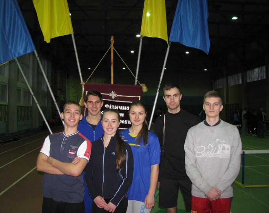 11-12 грудня 2015. Змагання з легкої атлетики за програмою ХІV Універсіади Черкаської області та Меморіалу Тканка