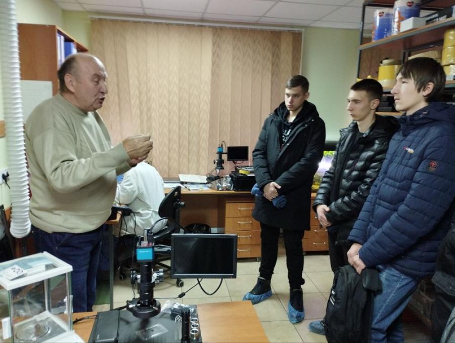 Другокурсники спеціальності &laquo;Прикладна механіка&raquo; ЧДТУ здійснюють практичну підготовку на підприємстві &laquo;Фотоніка Плюс&raquo; у місті Черкаси