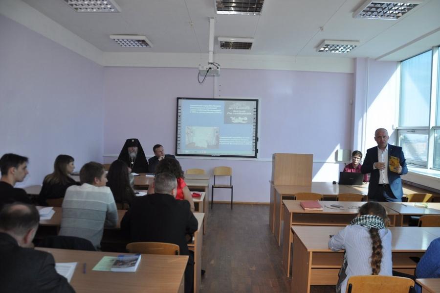 Професор ЧДТУ на науковій конференції у Дніпрі акцентував увагу на необхідності створення Пантеону Національної Пам&#039;яті українських героїв