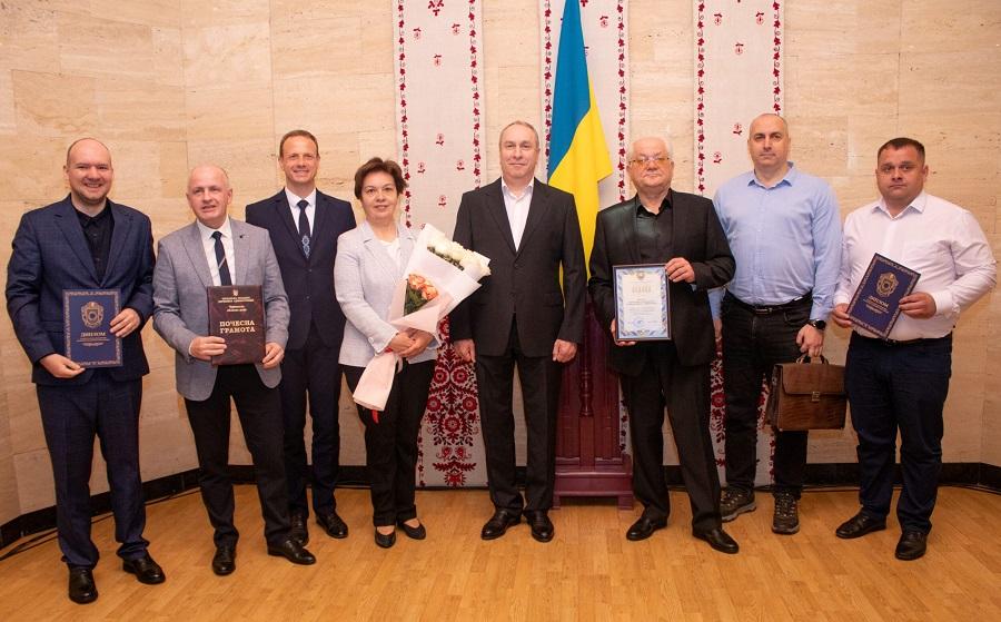 Напередодні Дня науки в Україні начальник Черкаської ОВА Ігор Табурець вручив відзнаки науковцям ЧДТУ
