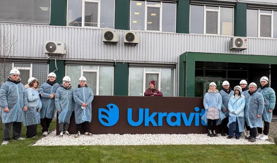 Майбутні агрономи ЧДТУ на практичному занятті побували в компанії &laquo;Ukravit&raquo;