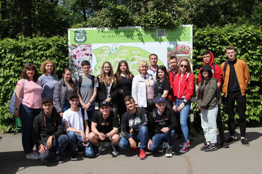 Студенти спеціальностей «Екологія» та «Лісове господарство» ЧДТУ провели практичне заняття в Національному ботанічному саду