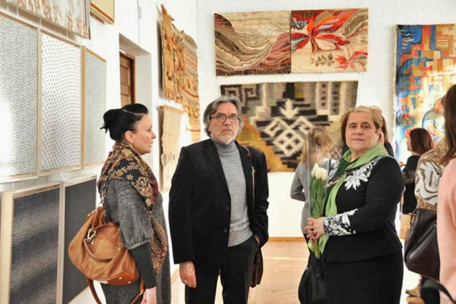 Студенти та викладачі ЧДТУ представили свої роботи на виставці «Art-текстиль Черкащини»