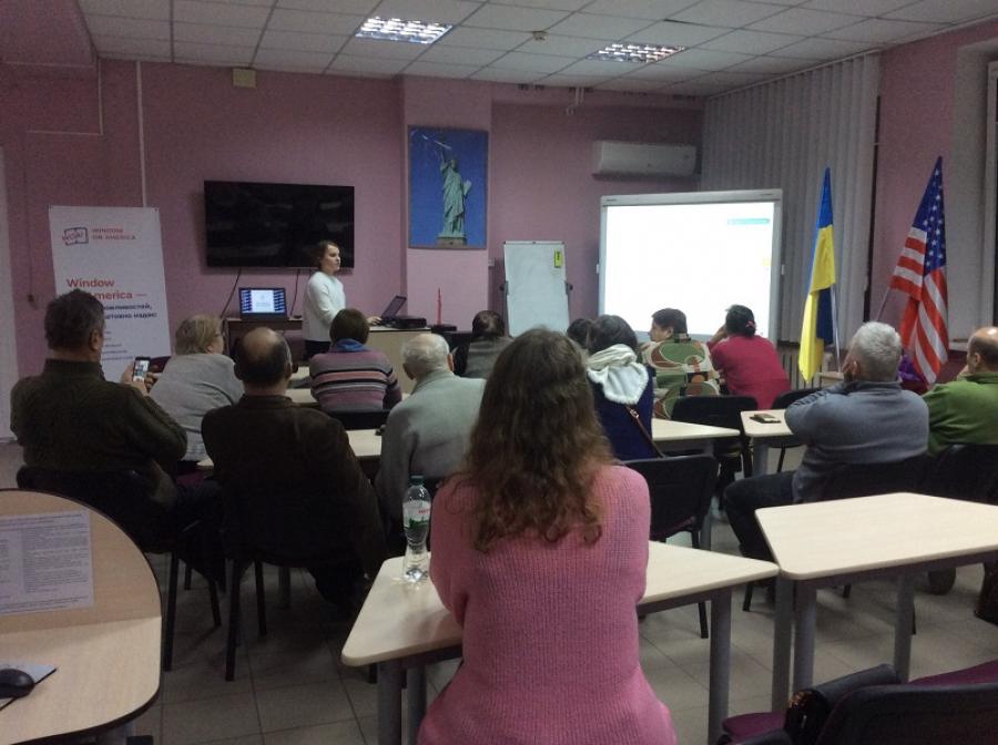 Студенти ЧДТУ допомагають черкасцям вивчати іноземні мови у клубі Поліглот