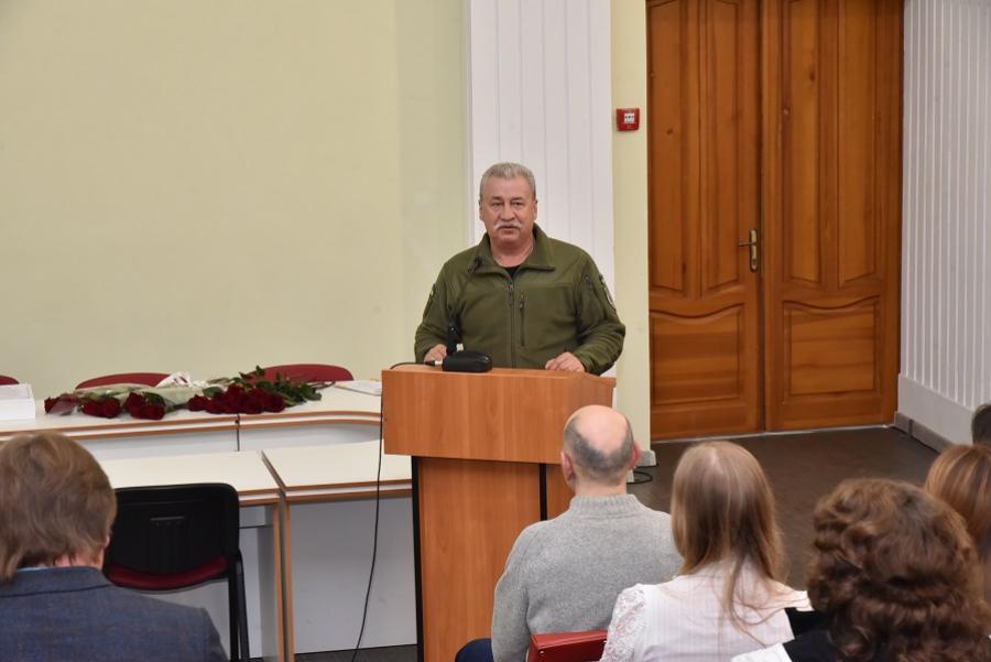 Науковців ЧДТУ відзначив начальник Управління освіти і науки Черкаської ОДА з нагоди Дня науки