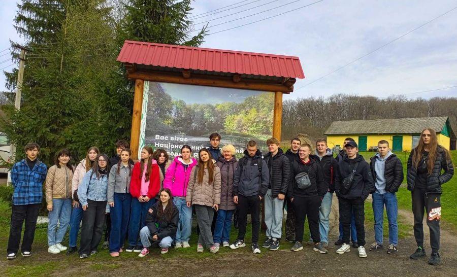 Майбутні екологи та лісівники ЧДТУ поглиблювали фахові знання і навички на території НПП &laquo;Холодний Яр&raquo;