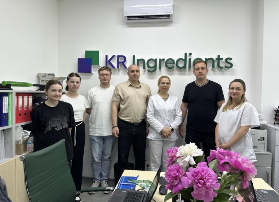Аспіранти та студенти кафедри харчових технологій ЧДТУ відвідали сучасну R&amp;D-лабораторію компанії &laquo;KR Ingredients&raquo;