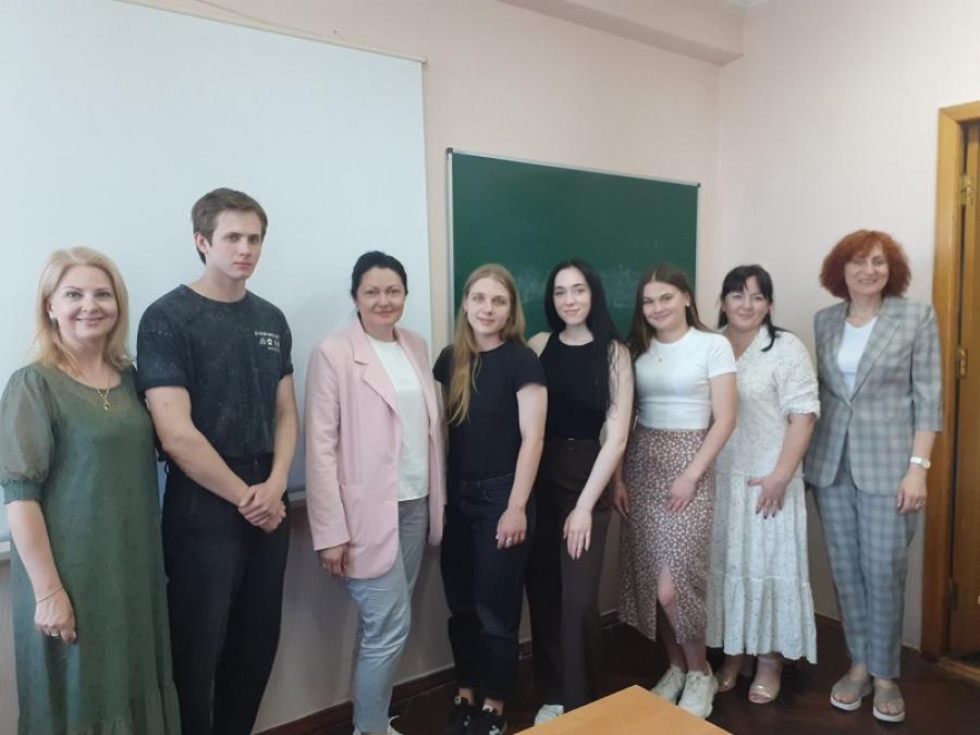 Філологи ЧДТУ успішно склали фаховий кваліфікаційний іспит