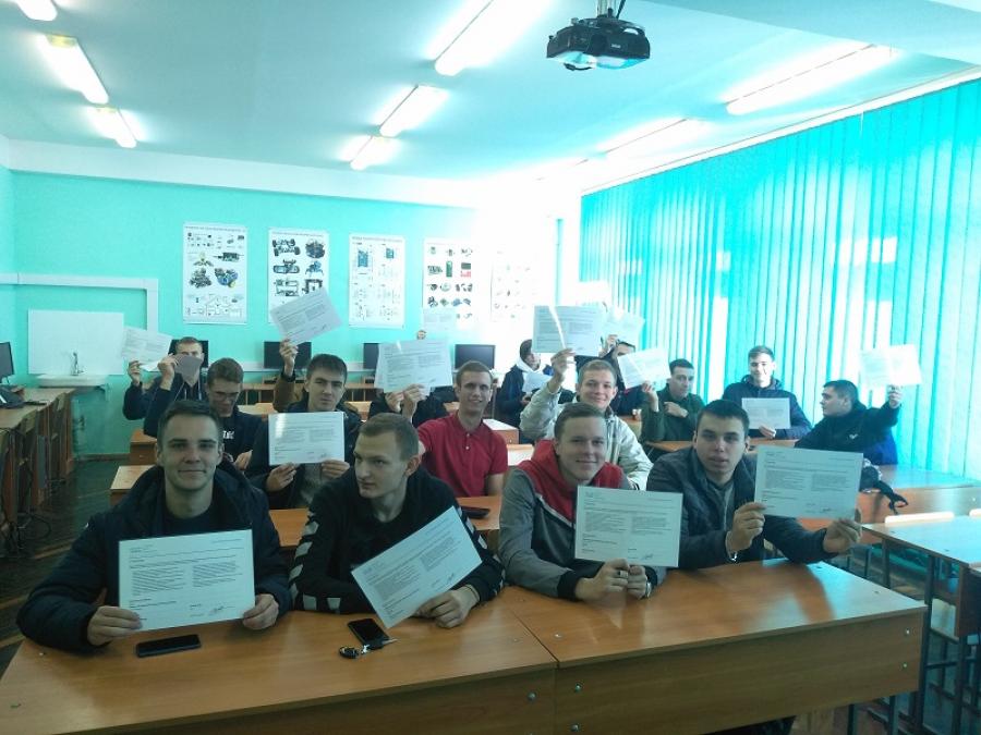 На факультеті електронних технологій і робототехніки ЧДТУ студентам вручили сертифікати Мережевої академії Cisco