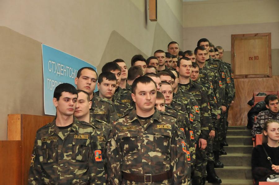 Міністр оборони України присвоїв військове звання «молодший лейтенант запасу» 58 студентам ЧДТУ