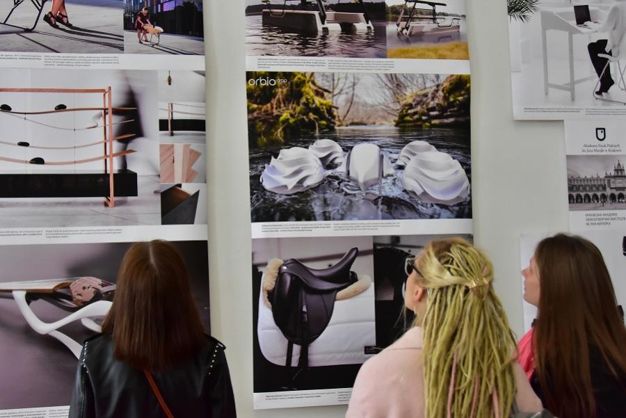 Роботи студентів-дизайнерів ЧДТУ беруть участь у Міжнародній виставці «Сьоме відчуття»