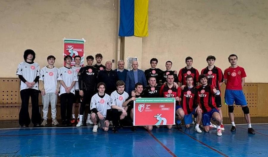 &laquo;Пліч-о-пліч всеукраїнські студентські ліги&raquo;: у ЧДТУ стартували міжфакультетські змагання з футзалу