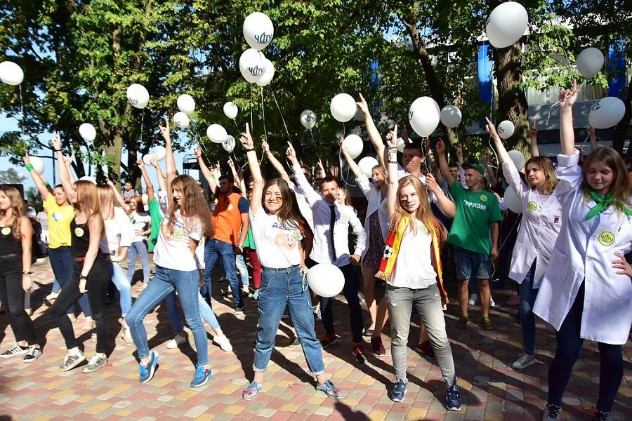 12 серпня &ndash; День молоді України