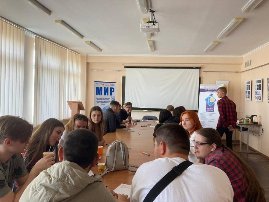 У ЧДТУ молодь дискутувала про свою роль у гуманітарному відновленні України