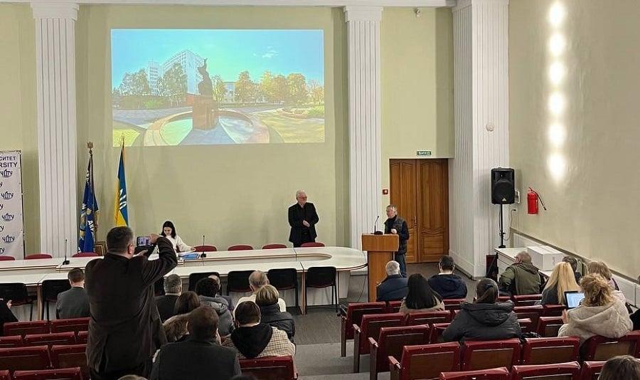 Партнерська підтримка освіти та науки: підприємство &laquo;Фотоніка Плюс&raquo; передало ЧДТУ діодний лазерний апарат LIKA-LD