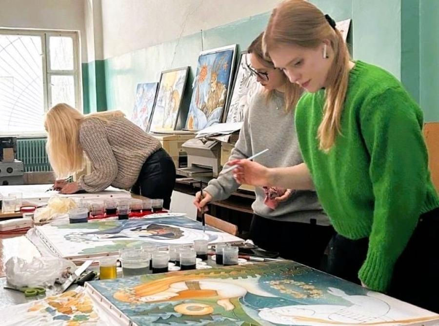 Магістранти освітньої програми &laquo;Графічний дизайн&raquo; ЧДТУ досліджують графічні техніки, пропонуючи інноваційні творчі ідеї