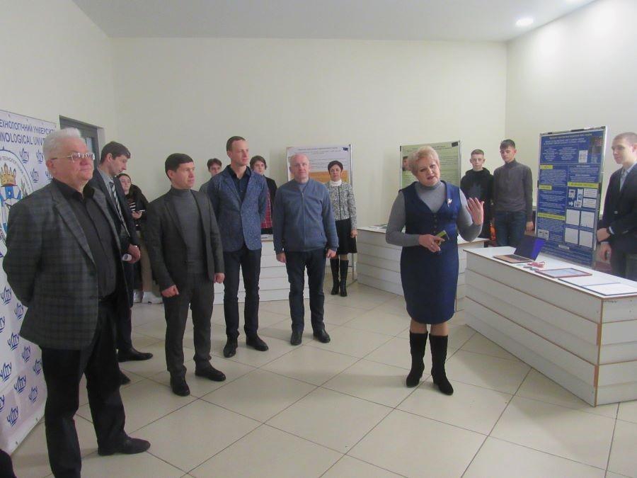 На базі ЧДТУ пройшла регіональна виставка-конкурс молодіжних наукових проєктів до 70-річчя утворення Черкаської області