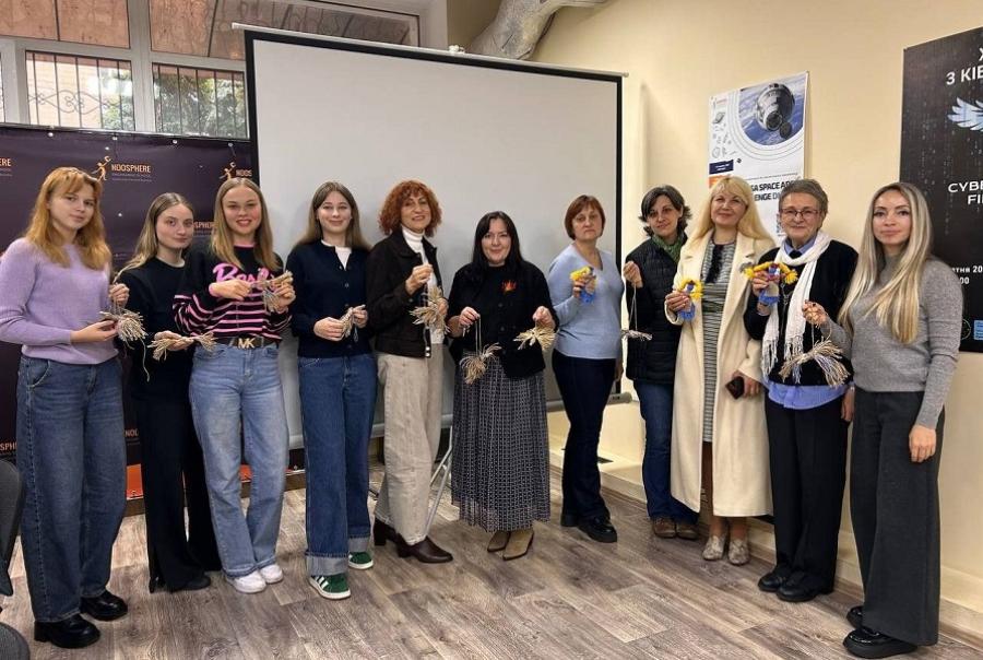 &laquo;Мотанка-оберіг: мова у візуальних образах&raquo;. Кафедра графічного дизайну, моди та стилю ЧДТУ провела майстерклас