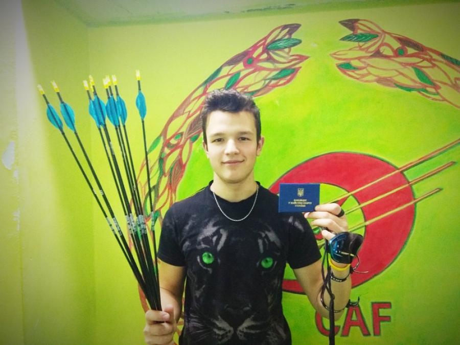 Студент будівельного факультету ЧДТУ став переможцем у всеукраїнському турнірі зі стрільби з лука