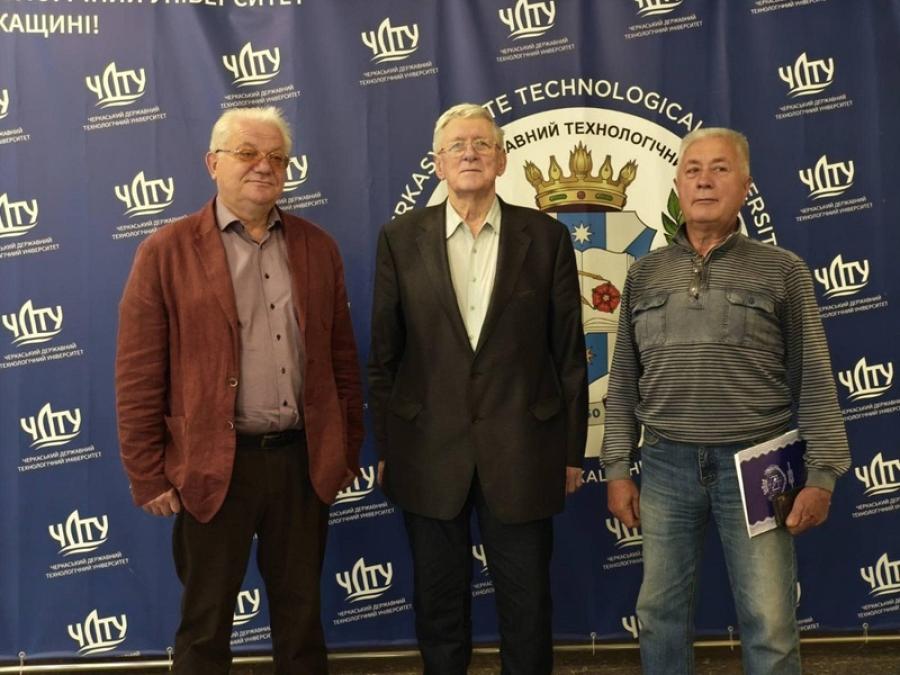 ЧДТУ уклав Договір про співпрацю з  підприємством «Черкаський державний завод хімічних реактивів»