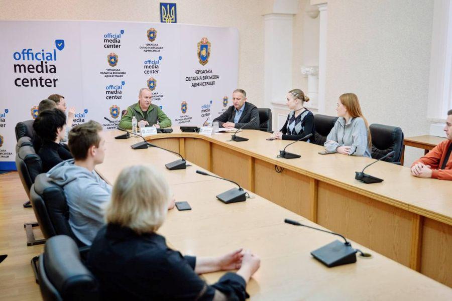 Майбутні політфілософи та політологи ЧДТУ поспілкувалися з керівництвом області