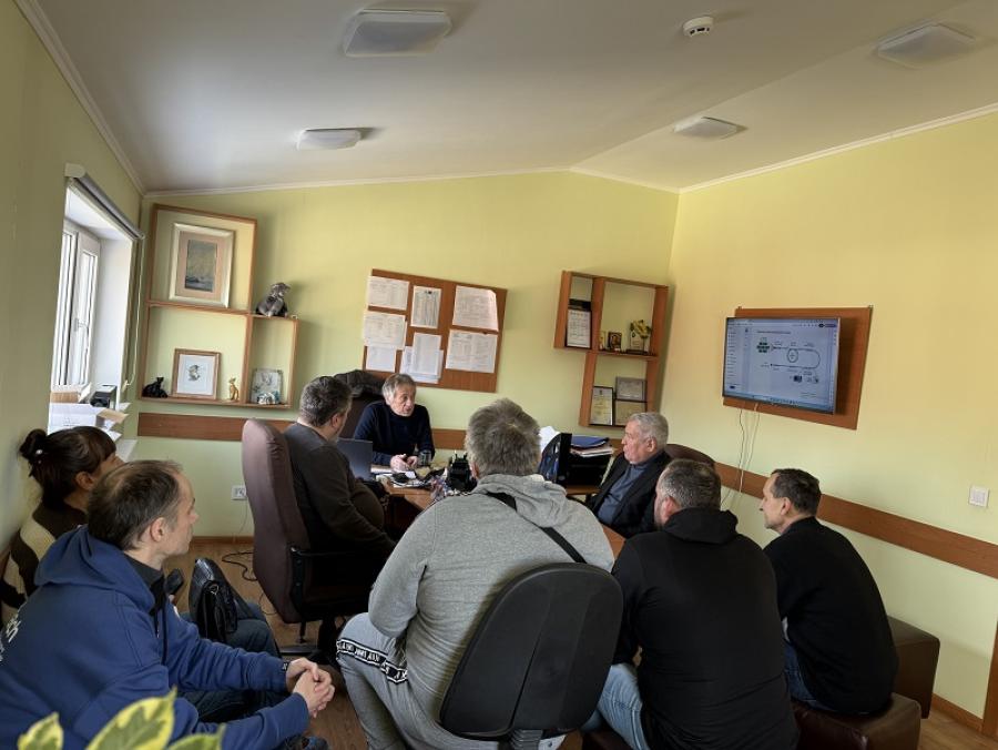 Інтеграція новітніх технологій в освітній процес: науковці ЧДТУ провели робочу зустріч на базі ПП &laquo;Фотоніка Плюс&raquo;