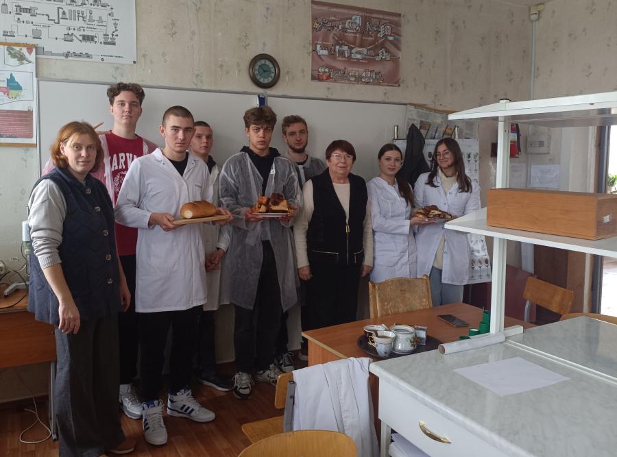 &laquo;Хлібобулочні вироби: від тіста до готового продукту&raquo;. Майбутні технологи харчової промисловості ЧДТУ взяли участь у майстеркласі від пекаря-практика