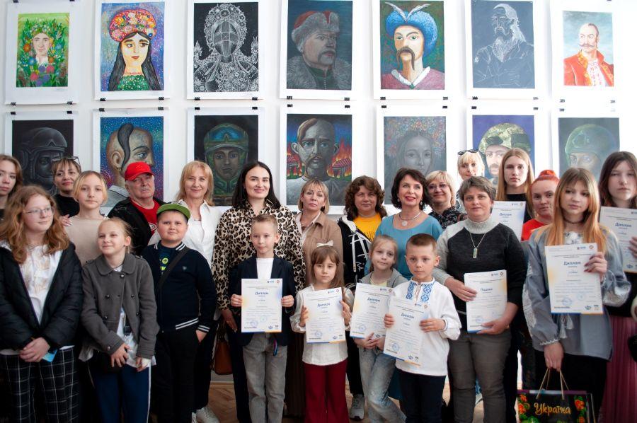 «ВОЛЬНАНОВА діти»: у Черкасах відкрилася виставка кращих робіт мистецького конкурсу, що став продовженням  Міжнародної акції ЧДТУ та Художнього музею «ВОЛЬНАНОВА»