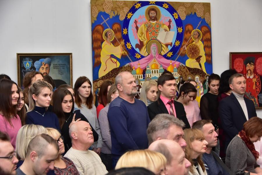 Делегація ЧДТУ побувала на відкритті виставки до Дня Соборності України