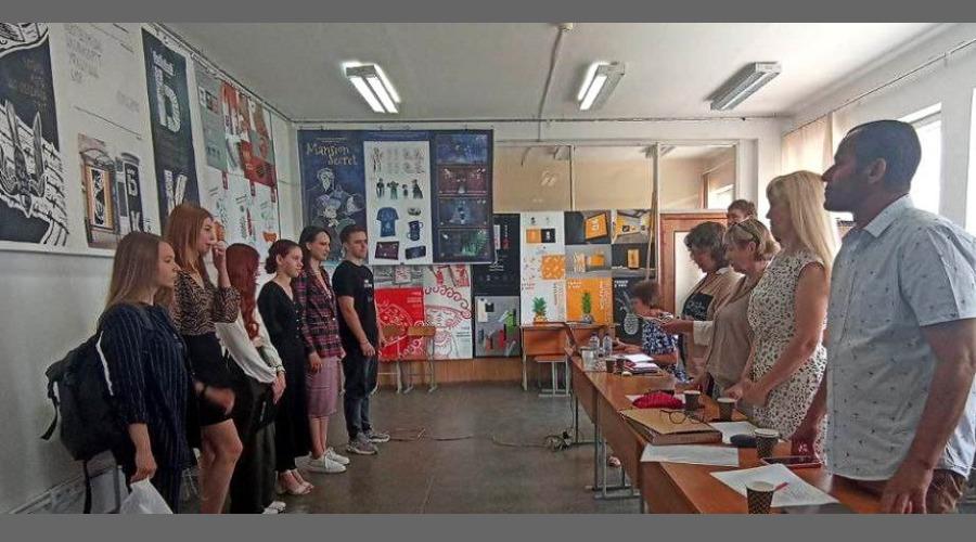 Дизайнери-бакалаври ЧДТУ успішно захистили кваліфікаційні роботи