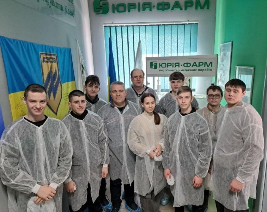 Майбутні фахівці з цивільної безпеки ЧДТУ побували на ТОВ &laquo;Юрія-фарм&raquo; під час ознайомчої практики