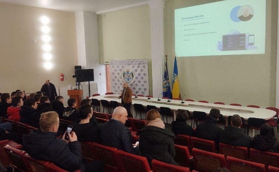Студенти факультету інформаційних технологій і систем ЧДТУ відвідали лекцію від представників компанії TRIARE