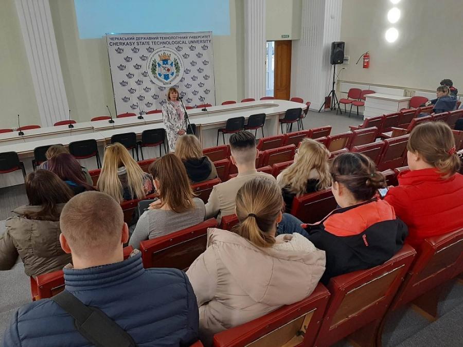 Студенти двох факультетів ЧДТУ спілкувалися з освітнім омбудсменом
