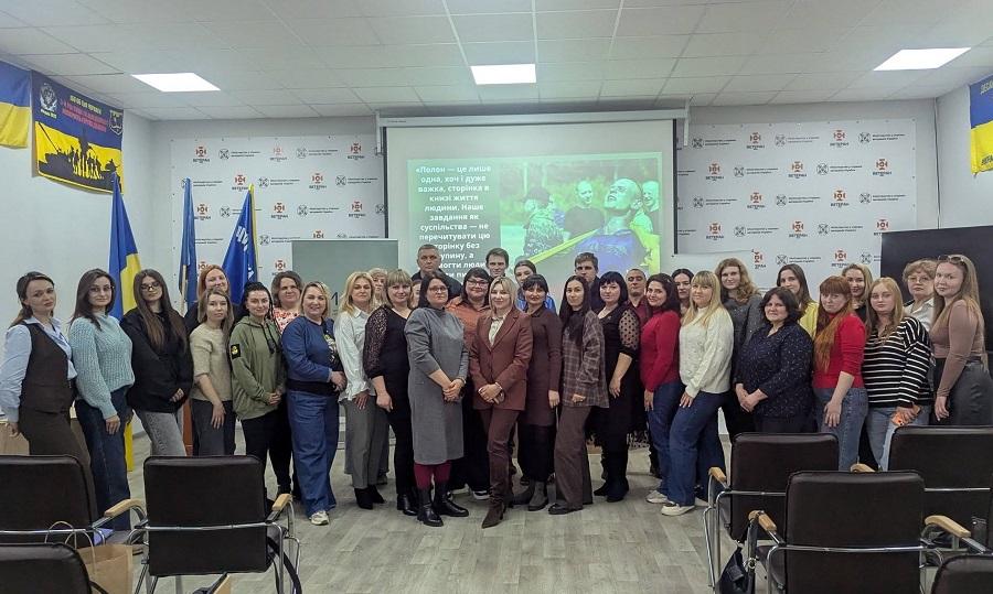 «Заходи з адаптації та психосоціальної підтримки осіб, звільнених з полону та членів їх сімей»: завідувачка кафедри соціального забезпечення ЧДТУ Інна Бєлова взяла участь у тематичному тренінгу