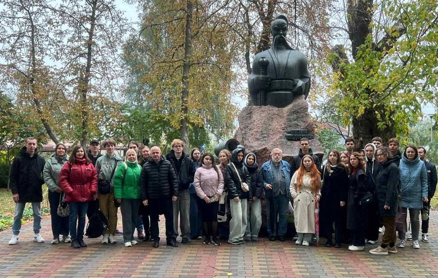 Кафедра історії та права ЧДТУ організувала екскурсію історичним центром Черкас