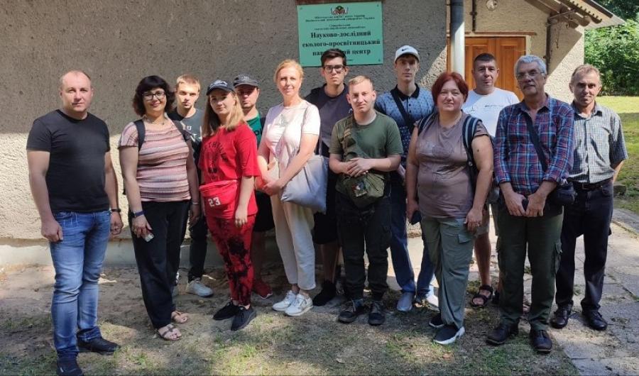 Студенти спеціальності &laquo;Лісове господарство&raquo; ЧДТУ на навчальній практиці побували у реабілітаційному центрі для птахів &laquo;Вільні крила&raquo;
