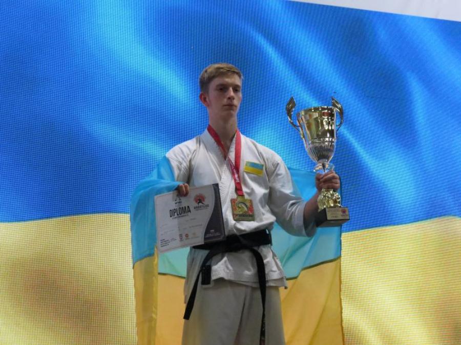 Першокурсник ЧДТУ Ярослав Сапегін став переможцем Чемпіонату Європи з традиційного карате